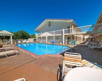 Motel 6-Dallas, Tx - Farmers Branch - Farmers Branch - Bazén