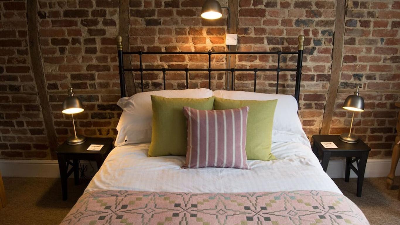 The Crown Aldbourne