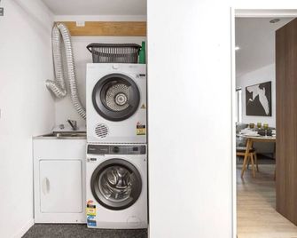 Convenient Urban Townhouse 2 Carparks Av - Christchurch