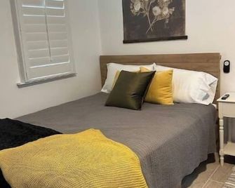 Cozy Cottage - Chula Vista - Bedroom