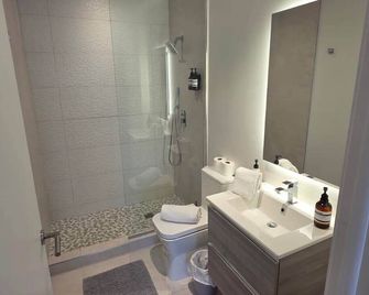 Prime location: Luxury Condo at brickell - Miami - Bathroom