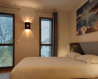 Logis Hotel du Parc-Restaurant - Le Rouget de Lisle - Lons-le-Saunier - Chambre