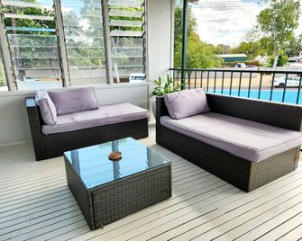K - Town Hotel - Katherine - Balcone