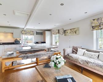 Oakerthorpe Holiday Village - Alfreton - Living room