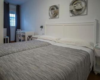 Hostal San Ramón - Marbella - Bedroom