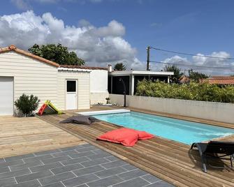 Villa Longeville avec Piscine Chauffée - Longeville-sur-Mer - Piscine