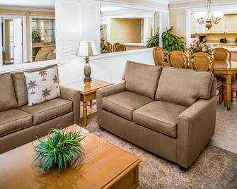 Hilton Vacation Club Charter Club Naples Bay - Naples - Living room