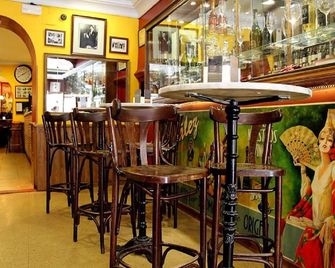 Hostal Artistic B&B - Madrid - Bar