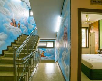 Blue Bell Cochin Airport Hotel - Nedumbassery - Aufgang