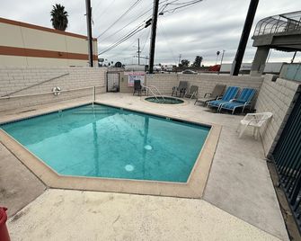 Best Star Inn - La Commerce Casino, Citadel & I-5 - Montebello - Piscina