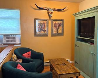 Bar 7 Bunk House - perfect for OHV travelers! - Meeker - Sala de estar