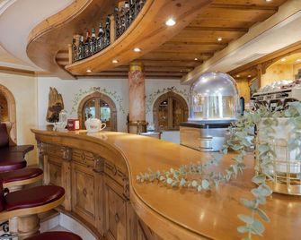 Hotel Stalon Alpine Chic - San Martino di Castrozza - Receptionist