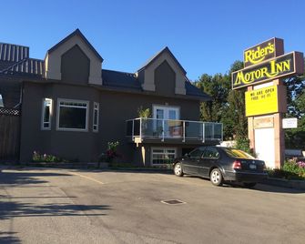 Rider's Motor Inn Kamloops - Kamloops - Building