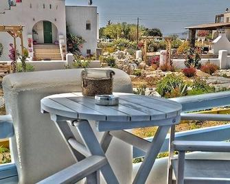 Annio Studios - Naxos - Balcón