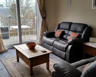 Apartment 4 Pheonix Flats - Portree - Living room