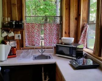 Lovely cottage located on Plattekill Stream - Saugerties - Kitchen