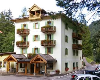 Hotel Zanella - Peio - Budynek