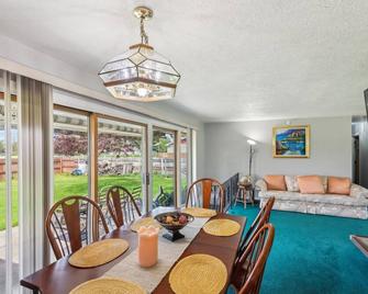 Elkhart Haven- Cozy Family Retreat home - Elkhart - Dining room