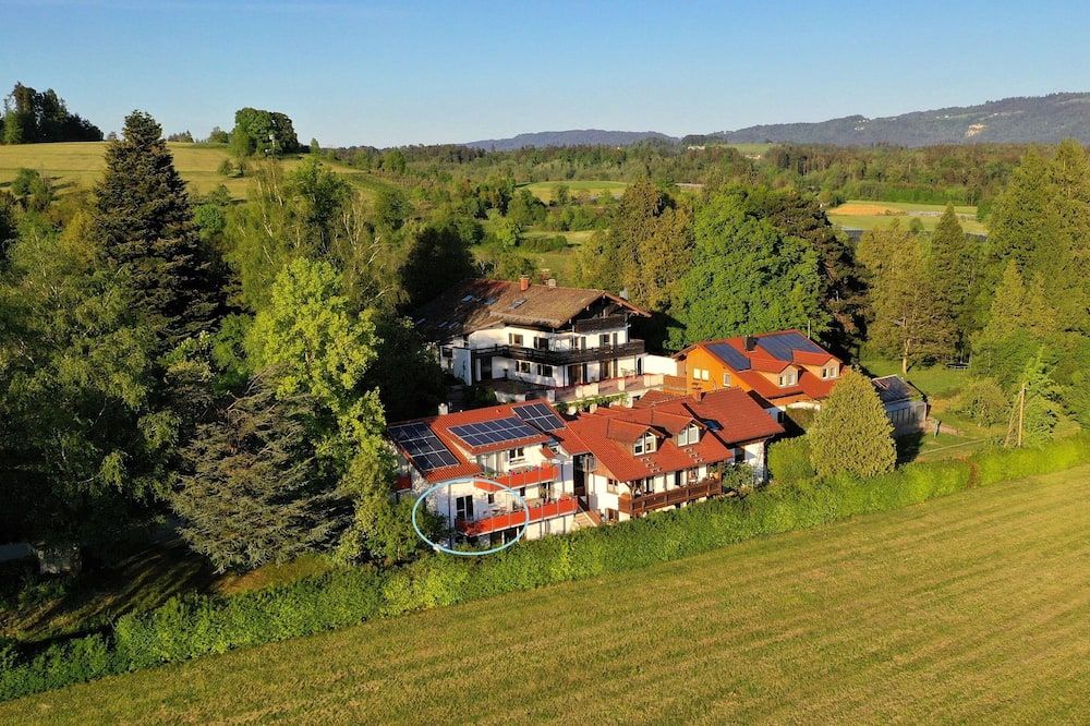Ruhige Ferienwohnung am Stadtrand von Lindau Inmitten von Wiesen und Obstbäumen - Lindau - مبنى