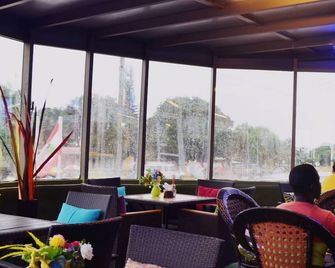 Executive Inn - Monrovia - Restaurant