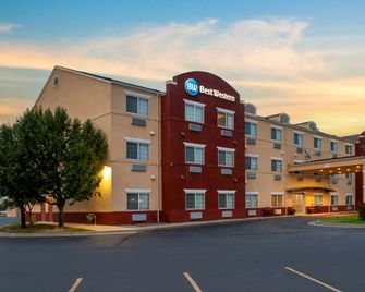 Best Western Governors Inn & Suites - Wichita - Edifício