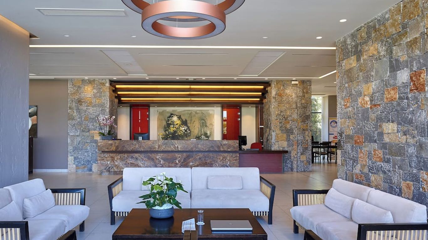 سيرينس بيتش آند فيليدج - شامامل جميع الخدمات