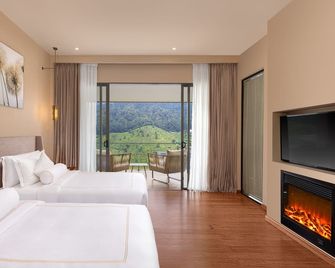 The Golden Ridge Hotel - Nuwara Eliya - Schlafzimmer