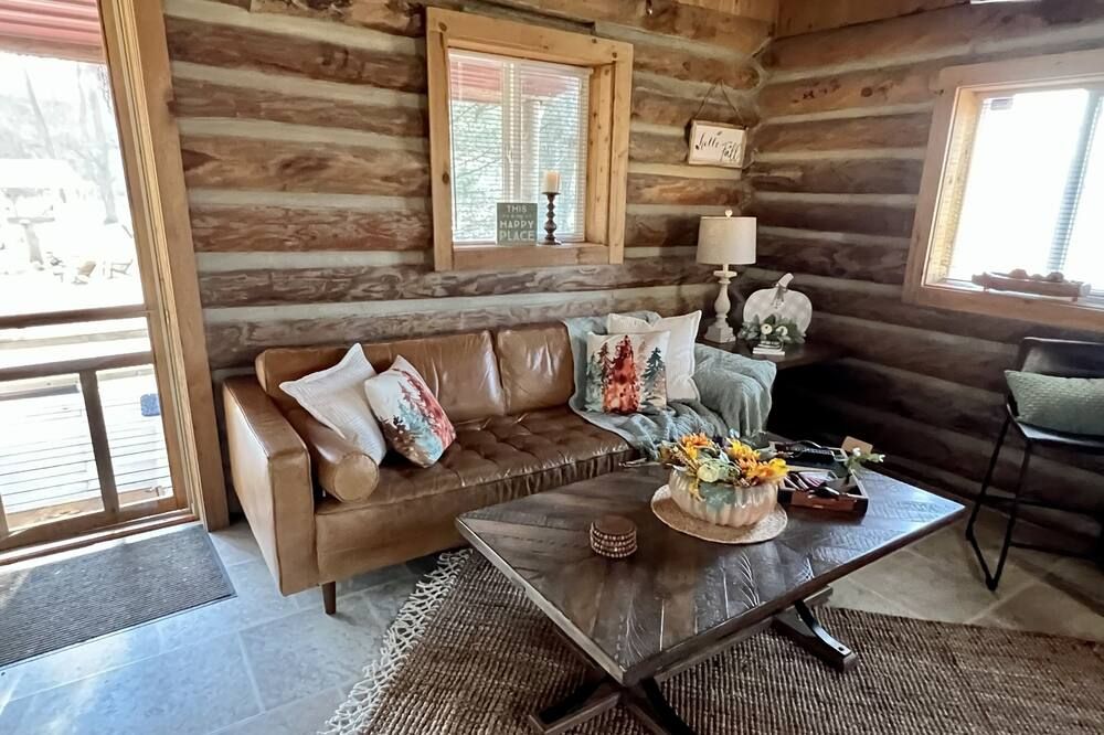 Walnut Creek Cabin - Chillicothe - Wohnzimmer