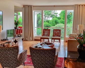 The Casa Vivaldi - charm, calm and comfort in the historical center. - Tiradentes - Living room