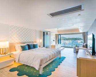 The Pier Hotel - Hong Kong