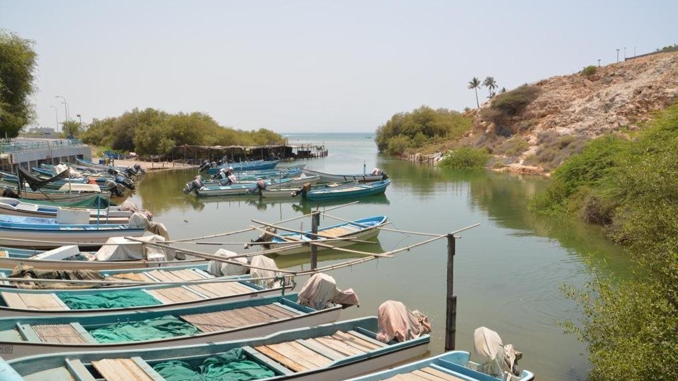 Qurum Beach Hotel