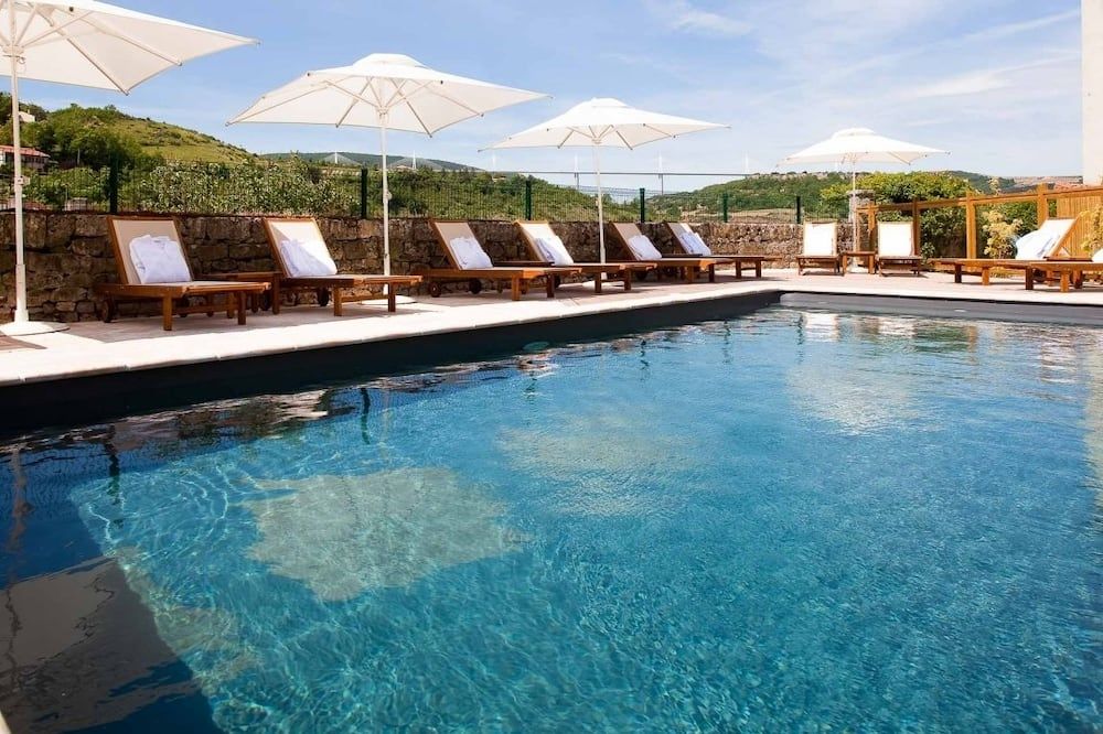 Chateau de Creissels - Millau - Piscina