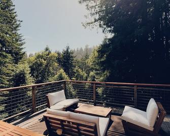 Evergreen Escape - Felton - Balcony