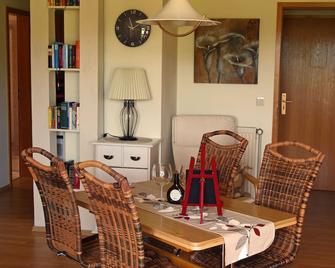 Apartment with attention to detail, Therme / lake, walking from the house, balcony m. view - Weißenstadt - Eetruimte