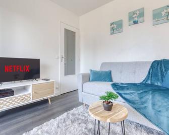 Escapade Entre Paris &disney Gare Rer 2 - Rosny-sous-Bois - Huiskamer