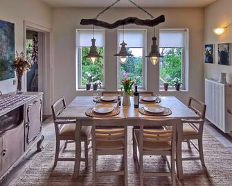 Xenonerantzia Country style villa - Gouvia - Yemek odası