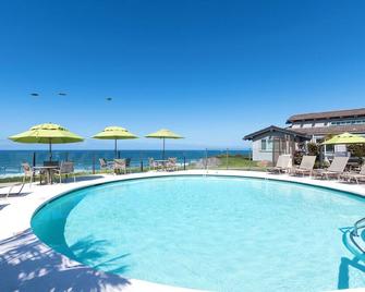 Wave Crest Resort - Del Mar - Pool
