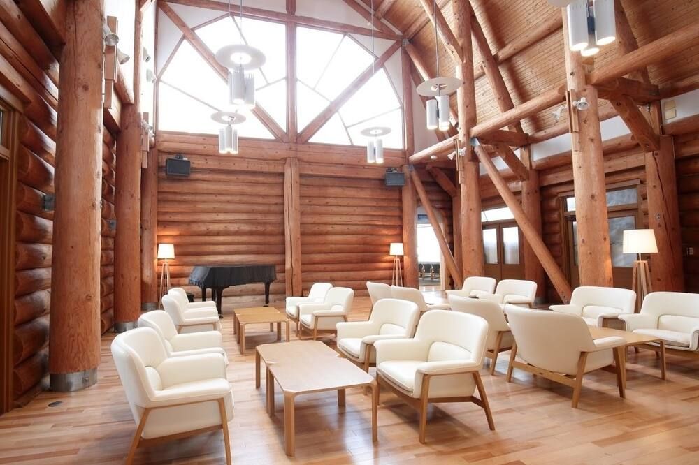 Log Hotel The Maple Lodge