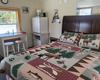 Ladd Pond Cabins And Campground, Llc - Colebrook - Bedroom