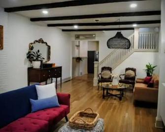 Cleveland Hideaway on Clifton - Cleveland - Sala de estar