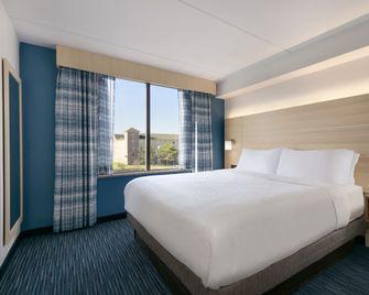 Holiday Inn Express & Suites Norfolk Airport By IHG - נורפולק - חדר שינה