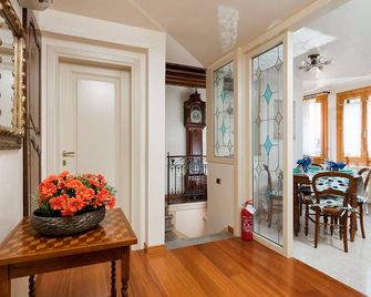 Venice Heaven Apartments San Marco 1 & 2, the Elegant Residence a stone s throw from St Mark s Square - Venecia - Comedor