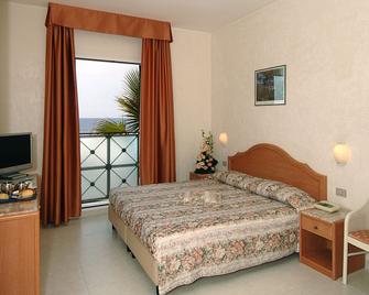 Hotel Piccolo Lido - Bordighera - Schlafzimmer
