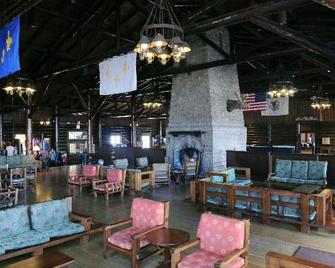 Starved Rock Lodge & Conference Center - North Utica - Lobby