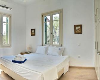 Ouzo Traditional House with private pool - Plomari - Bedroom