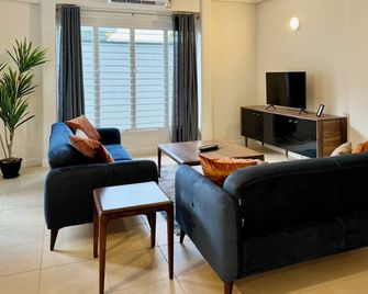 The Valverde Condo 102 - Port-of-Spain - Pokój dzienny