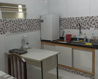 Bedroom suite kitchen pantry - Recife - Kitchen