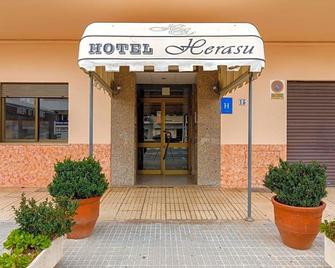 Hotel Herasu - Peñíscola - Gebouw