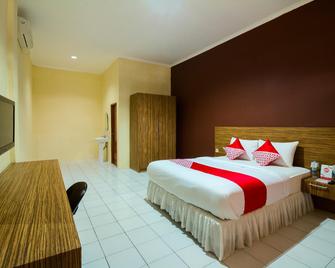 OYO 688 Grand Pakidulan Hotel - Sukabumi - Schlafzimmer