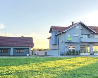 Tara Garden - Velika Gorica - Building